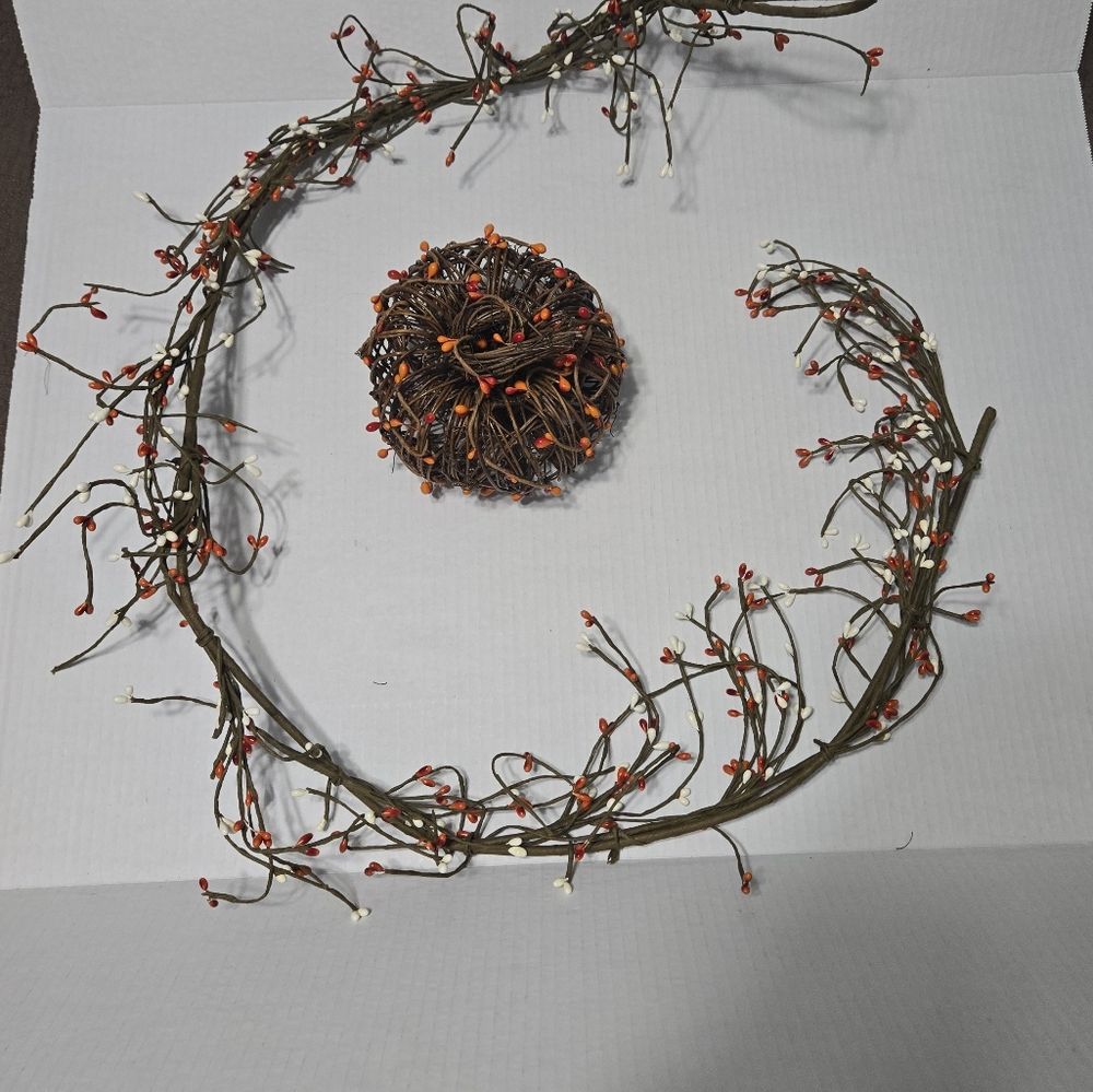 Primitive Mix Pip Berry Wispy Garland and pippy grapevine pumpkin